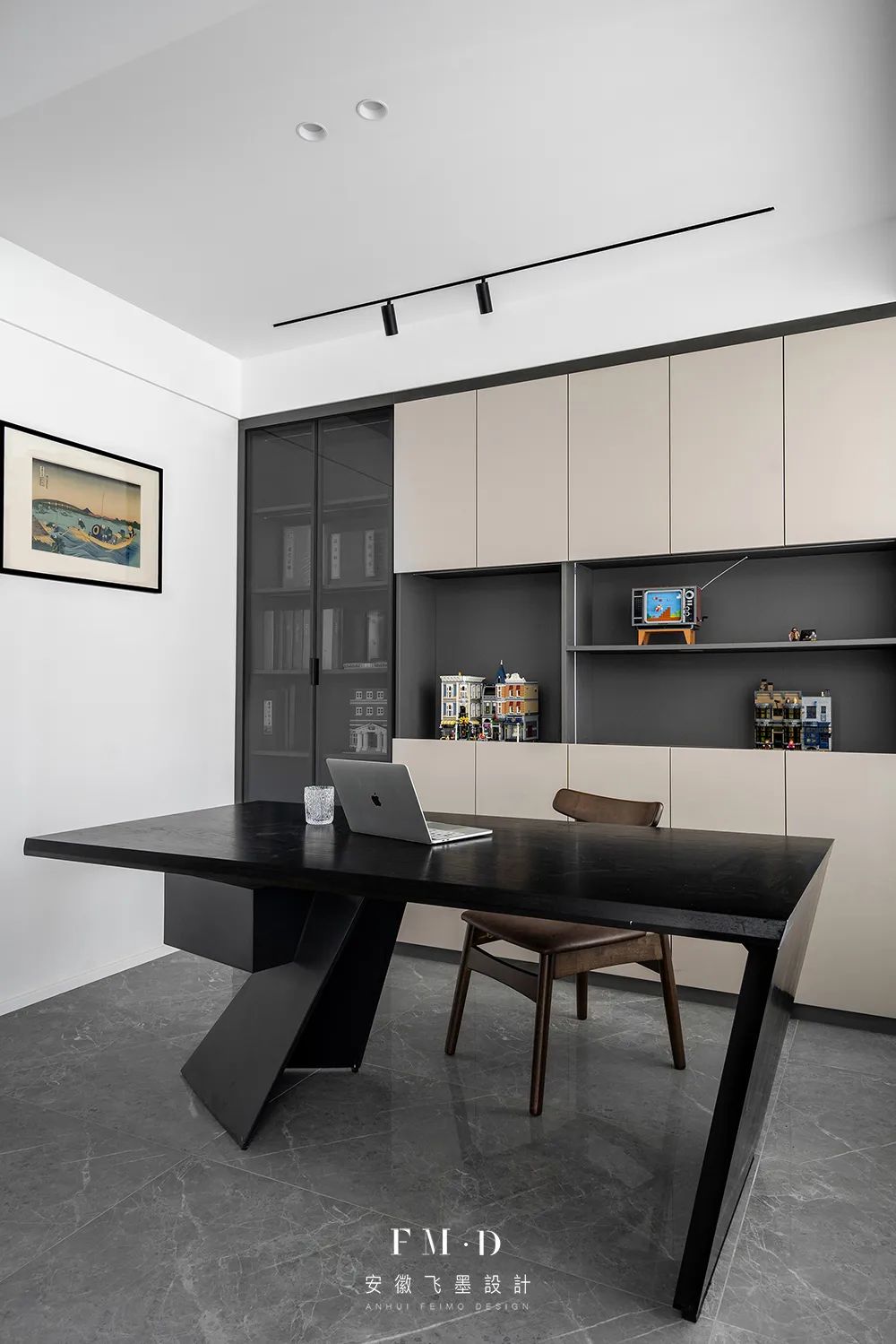 无主灯客厅无磁吸灯灯光布局,无主灯和磁吸轨道灯搭配