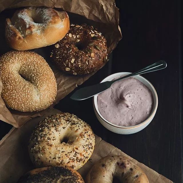 贝果:我才不是夹了菜的甜甜圈