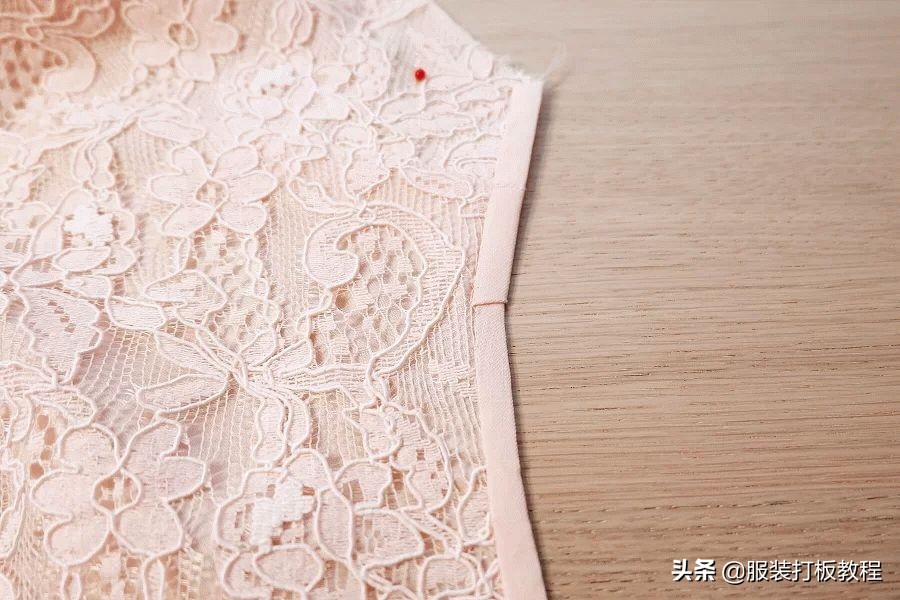 蕾丝连衣裙制作工艺,挂里子蕾丝连衣裙的缝制