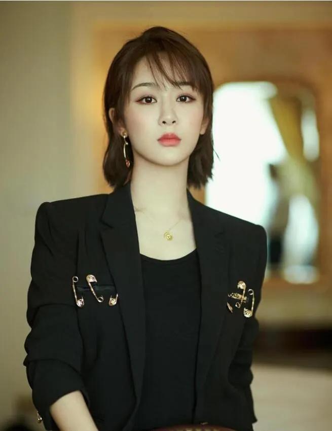 蒋欣、杨幂、杨紫还击男星直男癌言论，叶璇怼得极度舒适