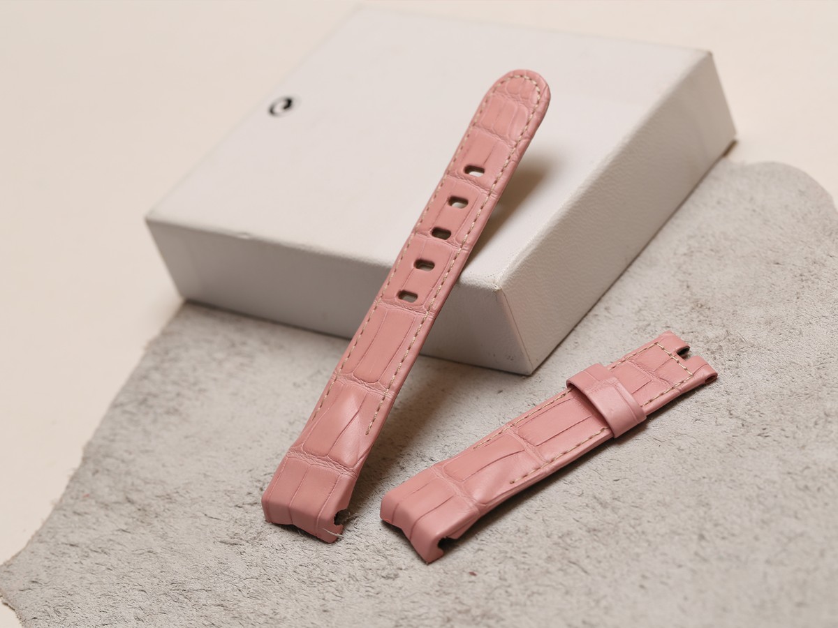 手表皮带开裂怎么修复？没法，其实皮表带耐久度更看重日常保养