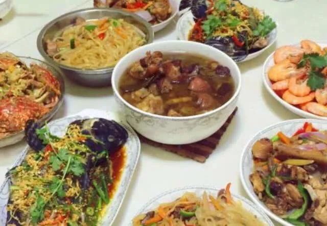 母乳太多能自己喝吗,母乳太多妈妈可以喝么