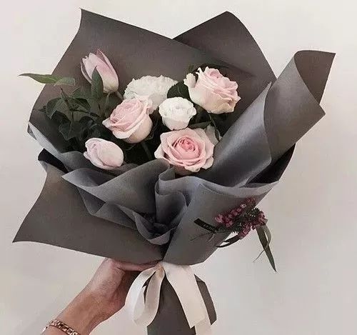 以香槟玫瑰为主的韩式花束,清新柔和治愈系韩式花束