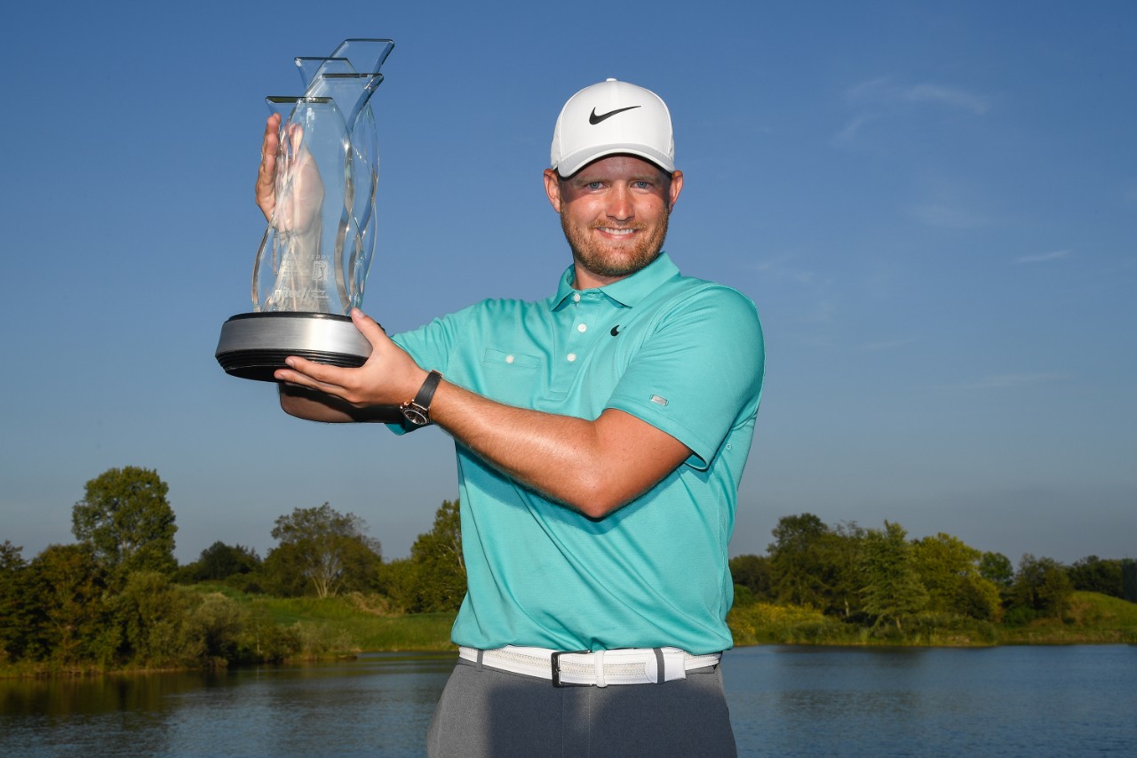 张维维高尔夫最新比赛视频,张维为高尔夫夺冠视频