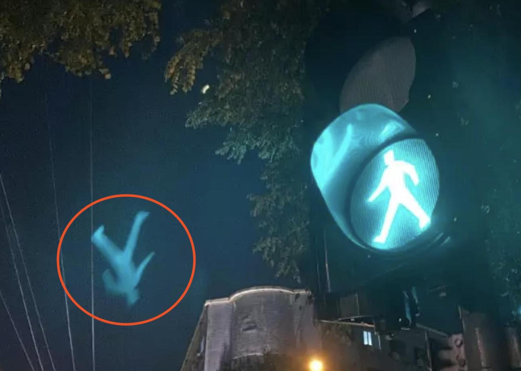 苹果拍照鬼影是怎么造成的,苹果手机拍摄鬼影是普遍现象吗