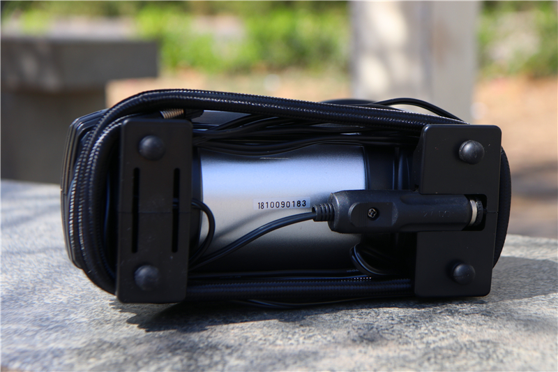 途虎王牌旋风t01充气泵使用方法,途虎汽车轮胎充气泵