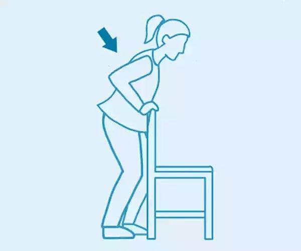 异物卡喉咙怎么救,婴幼儿呼吸道异物拍背急救法