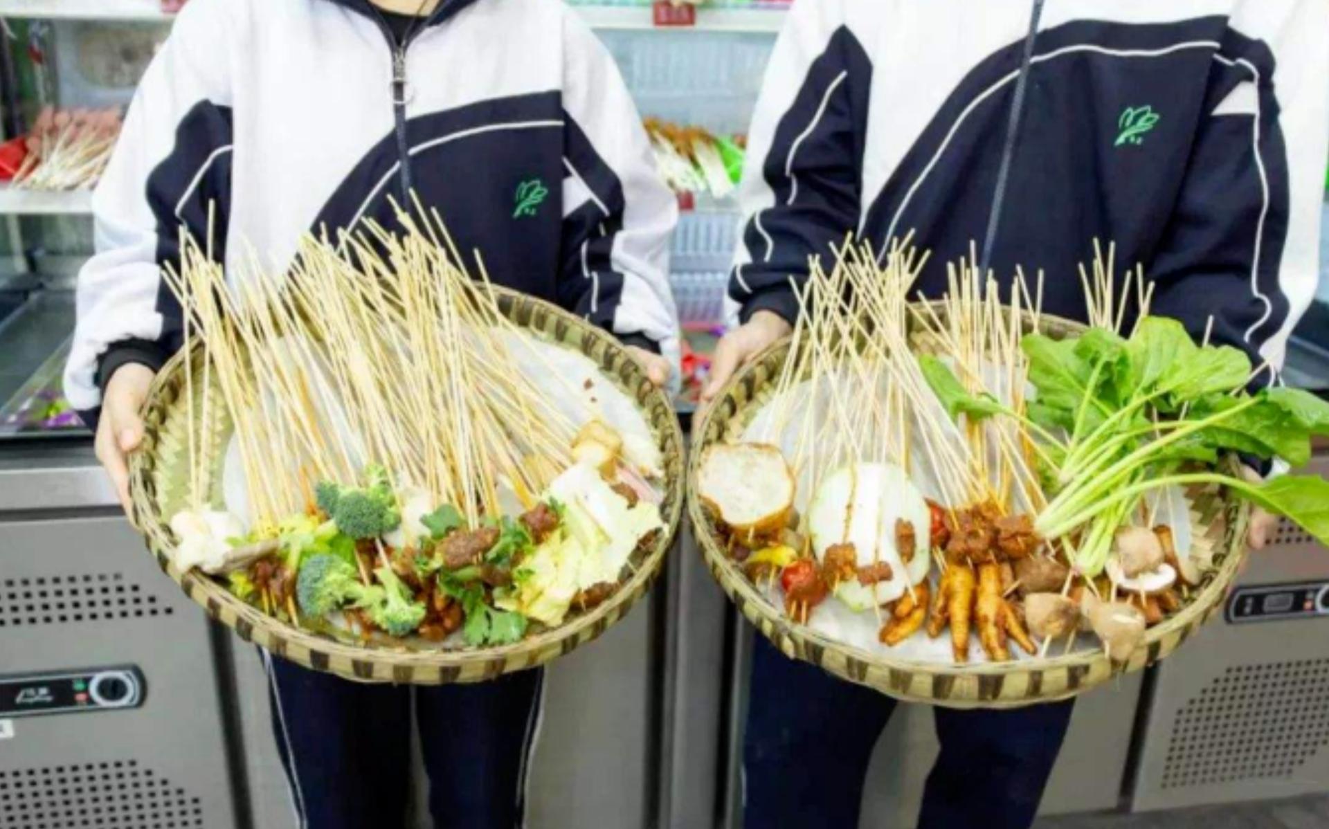 成都的夜市小吃街在哪里,成都地道小吃街应该去哪里