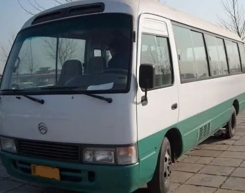 丰田最强的面包车考斯特,丰田考斯特23座中巴车驾驶体验