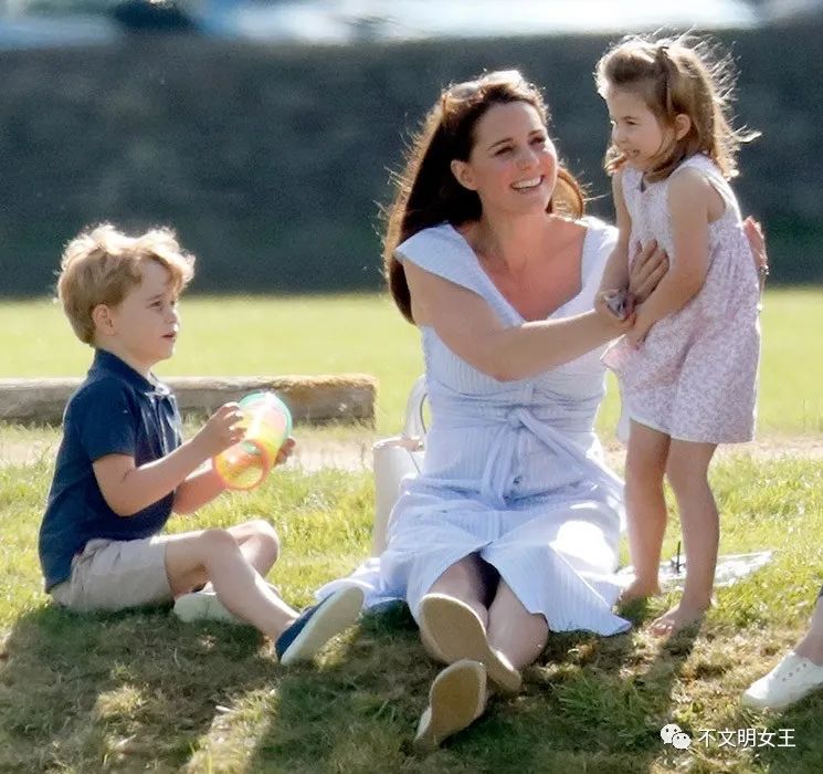 英国王室乔治王子,英国王室乔治夏洛特