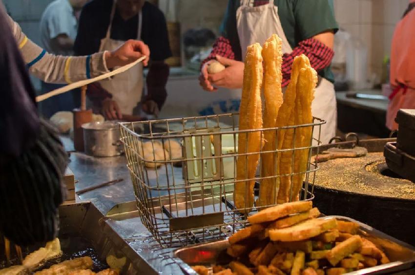 油条路边摊生意怎么样,路边豆浆油条赚钱吗