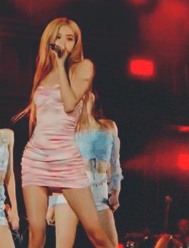 听我的，BLACKPINK的Rosé这朵带刺的“澳洲野玫瑰”不粉血亏