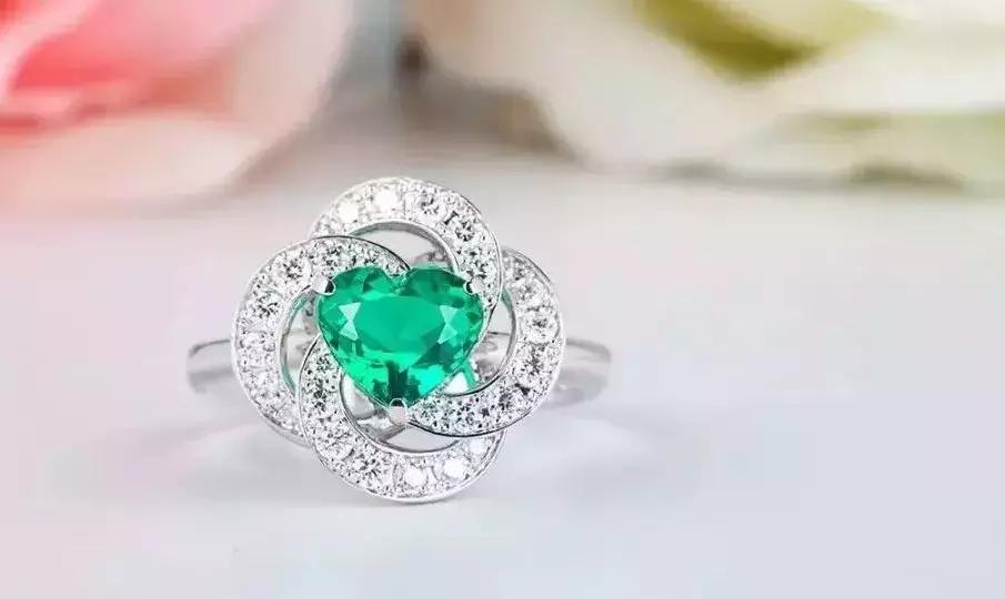 女性适合收藏什么珠宝,女性必备的10件珠宝