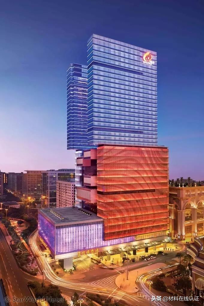 你还在用透明玻璃做立面吗？看看大师们都是怎么给玻璃上色的？