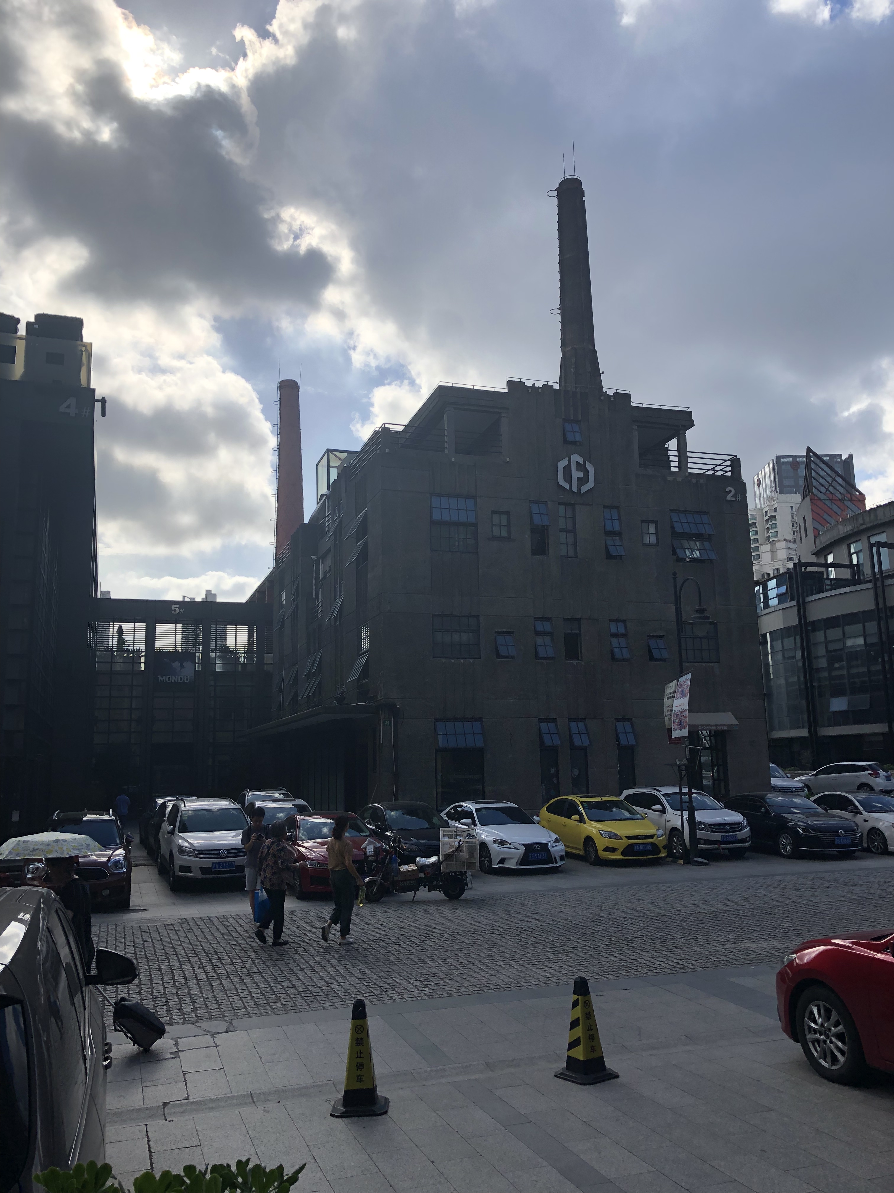 上海虹口区的百年老楼内部结构诡异，还是电影《小时代》的取景地