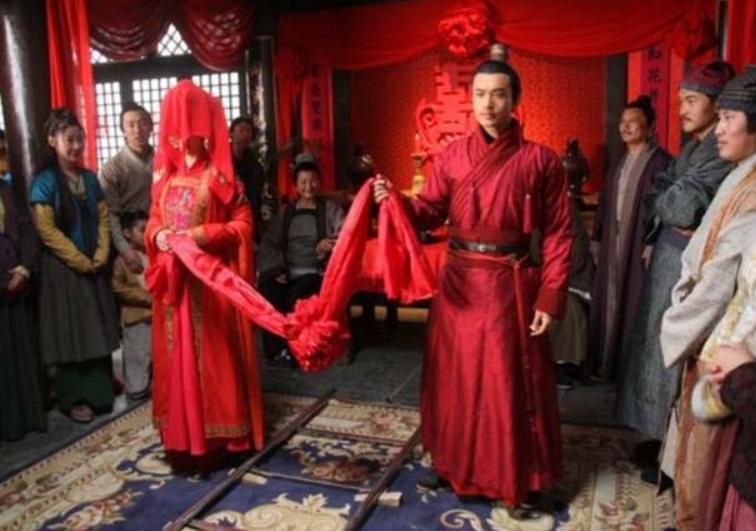 古代战袍披风斗篷,古代大将披风是怎么穿的