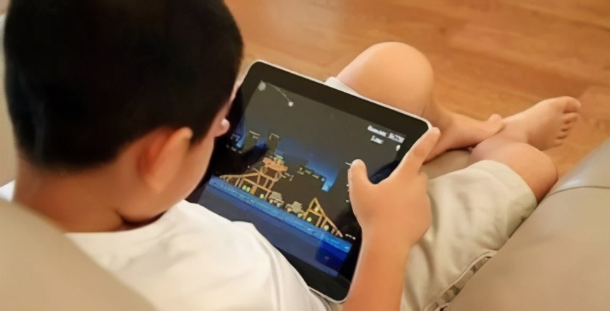 儿童怎么避免插座危险,被插座电了该如何自救