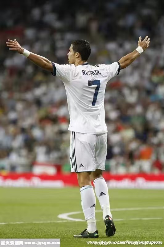 来看看什么是踢足球,踢足球一些知识