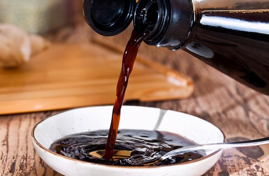 狗狗刚出生一个礼拜身上好多跳蚤,狗狗跳蚤如何治理