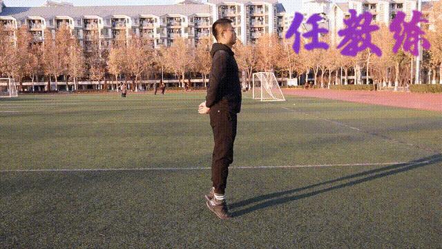 足球运球绕杆教学及训练方法,足球绕杆中考标准动作视频示范