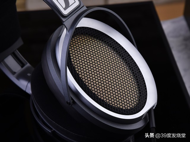 森海塞尔和奥菲斯耳机哪个好,森海塞尔耳机一代和二代外观区别