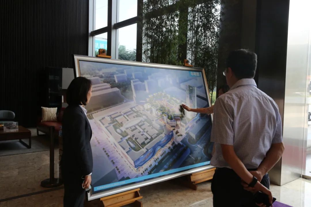 热烈欢迎集团领导莅临座谈会,热烈欢迎领导莅临参观交流