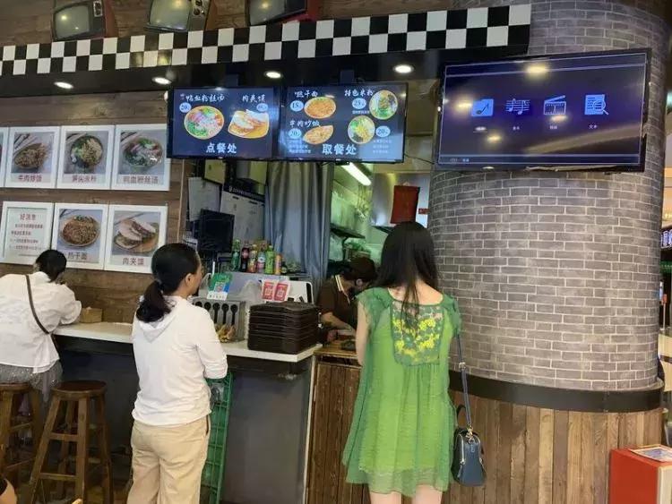 餐饮业后厨大曝光,餐饮行业后厨亮灶