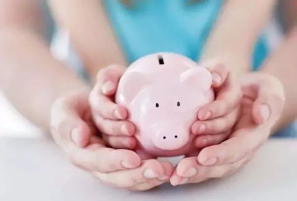 我爸有钱却要我努力赚钱,我爸很有钱一个月赚200元