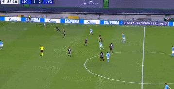 传控足球vs防守反击,传控足球与快速反击比较