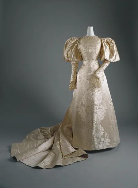 盛典集聚，明星身上百万级别的「高定礼服」，都有哪些“秘密”？