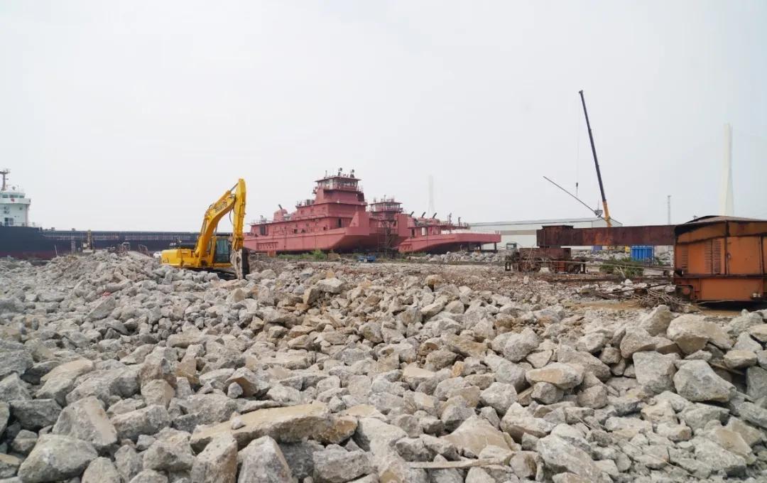 黎辉现场调度八卦洲长江岸线整治，要求如期整治到位，确保长江大保护工作走在前列