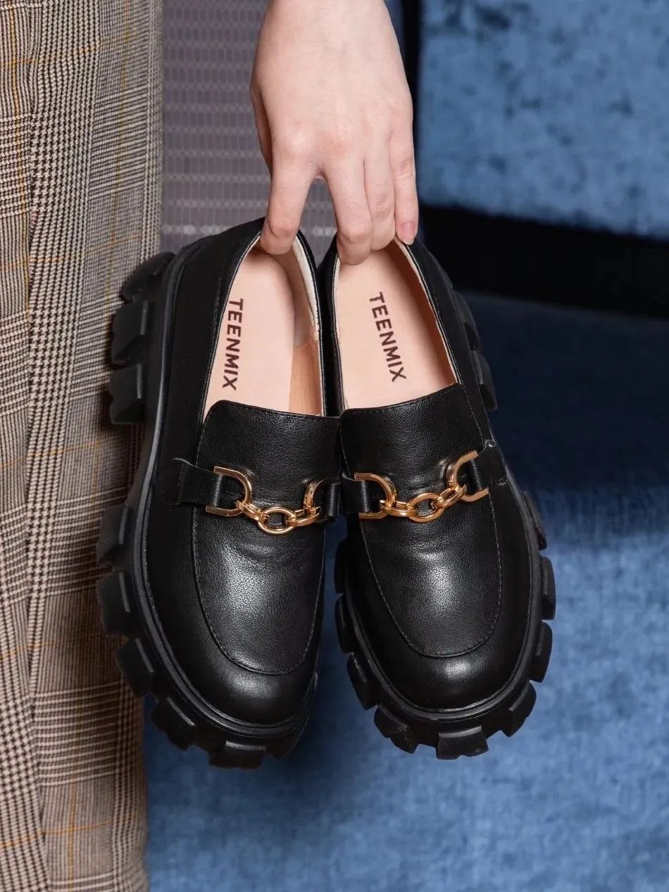 休闲潮流小白鞋皮鞋搭配,秋季牛皮小白鞋舒服百搭又洋气