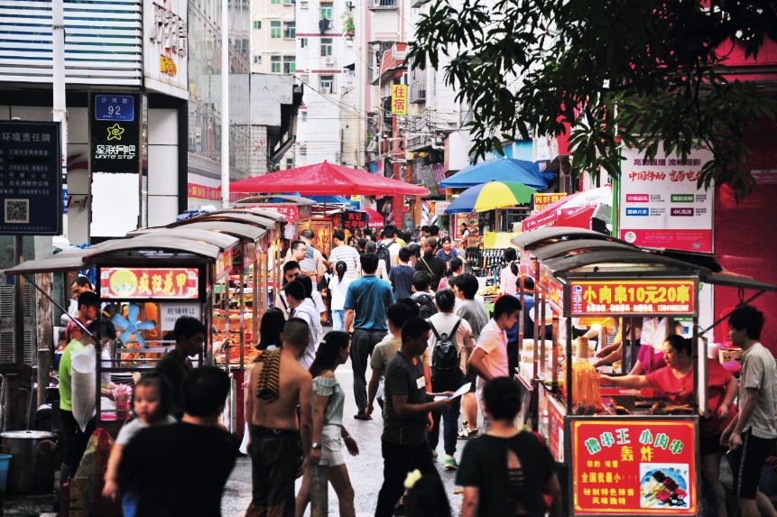 深圳最大城中村*迁拆**后,亿万富豪和贫穷“深漂”何去何从?