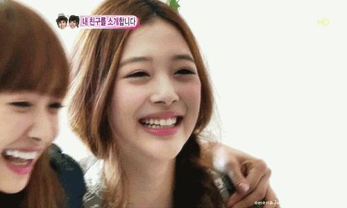 她骂脏话、拍性感床照、仙女人设崩塌，但人们依然爱她