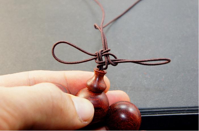 单绳串珠间隔打结方法教程,单绳串珠打结的方法