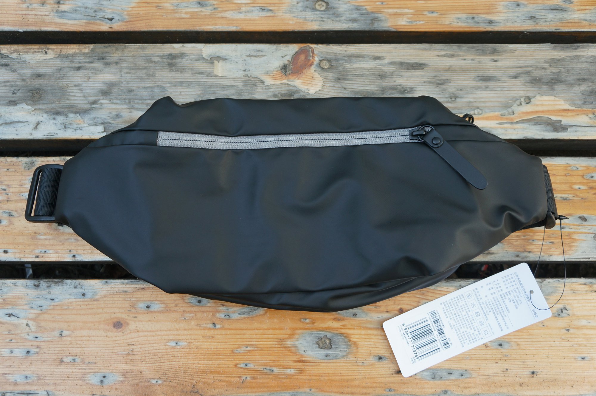 休闲轻便胸包,简单百搭休闲胸包