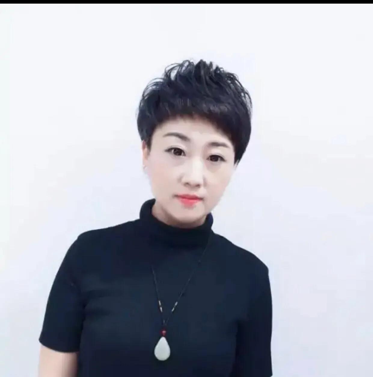 长了白头发，怎样避免和减缓染发的次数，五种方法告诉你