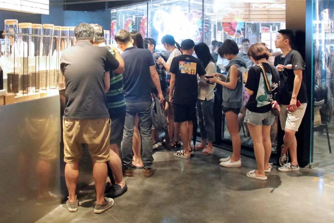 网红奶茶店一个月能赚多少钱,网红开的奶茶店有什么