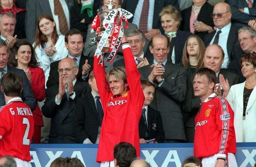 曼联三冠王二十周年,曼联三冠王纪念赛贝克汉姆进球