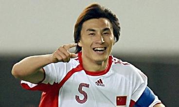 金玟哉和韦世豪当过队友吗,中后卫金玟哉实况