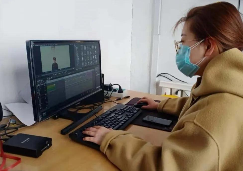 抗击疫情一线的报道,抗疫一线央视主持报道