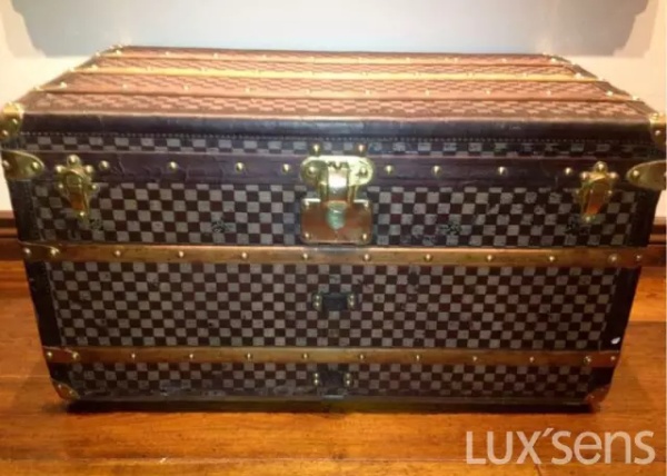 lv品牌故事简短介绍,lv时尚帝国故事