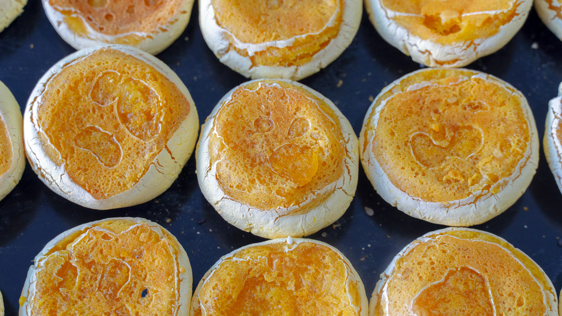 软糯香甜的南瓜饼超简单,好吃的南瓜饼老人孩子都抢着吃