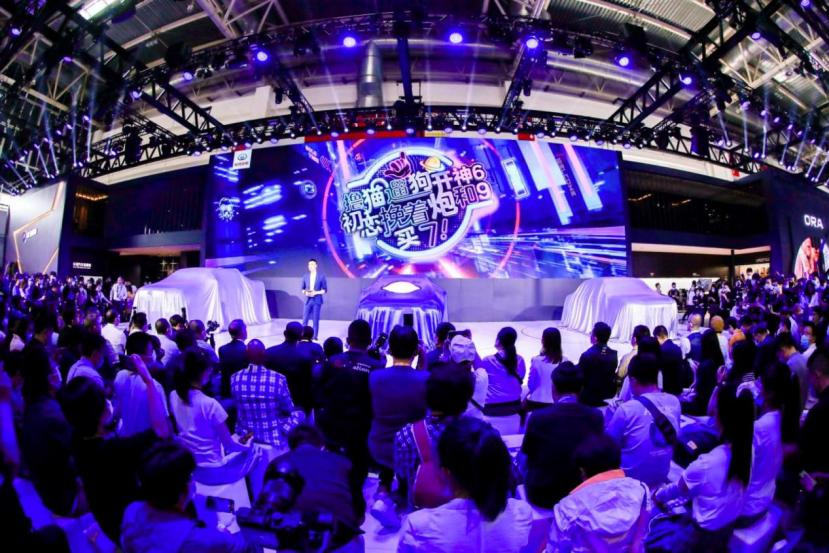 初恋撸猫遛狗开坦克向你开炮?长城汽车燃爆2020北京车展