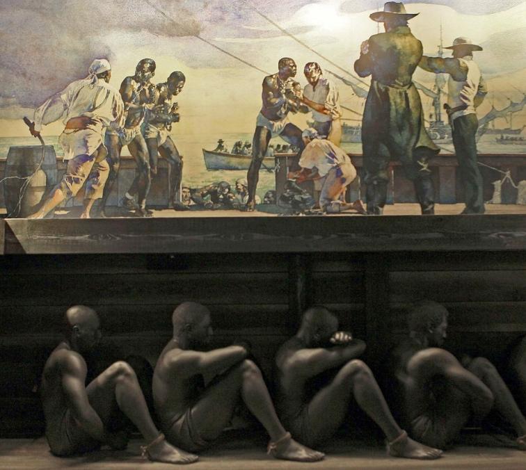 历史上万恶的“黑三角贸易”，其实是黑人为了利益，贩卖黑人同胞