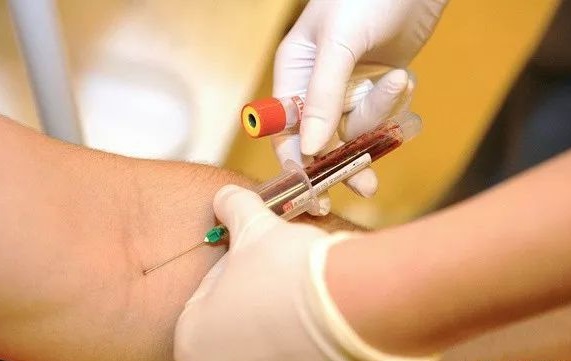 皮肤出现了问题怎么办,皮肤出现问题先修复什么