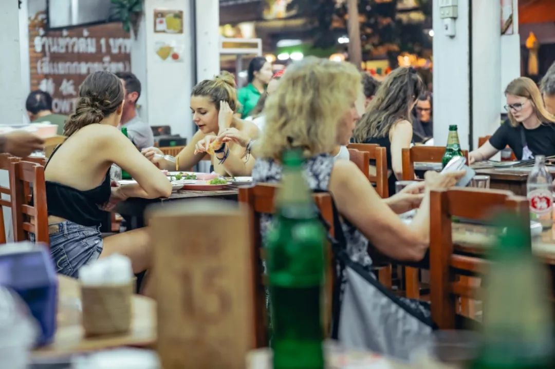 在清迈逛夜市感受泰国人慢生活,去清迈享受放下脚步的慢生活