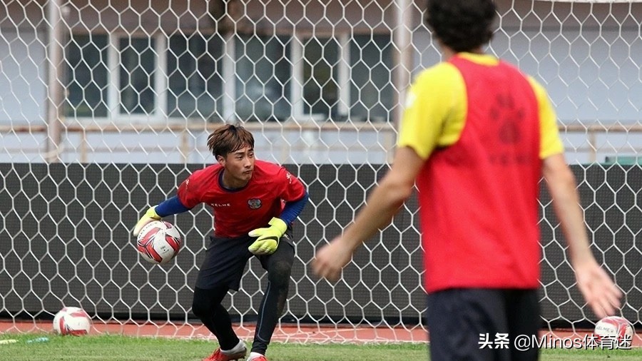 攻不破的“魔鬼主场”:冲超路上急刹车,回望追兵已近身