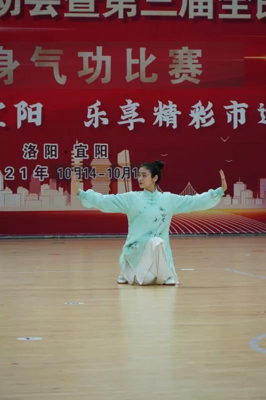 热潮涌动健身气功——洛阳市第十四届运动会健身气功比赛侧记掠影