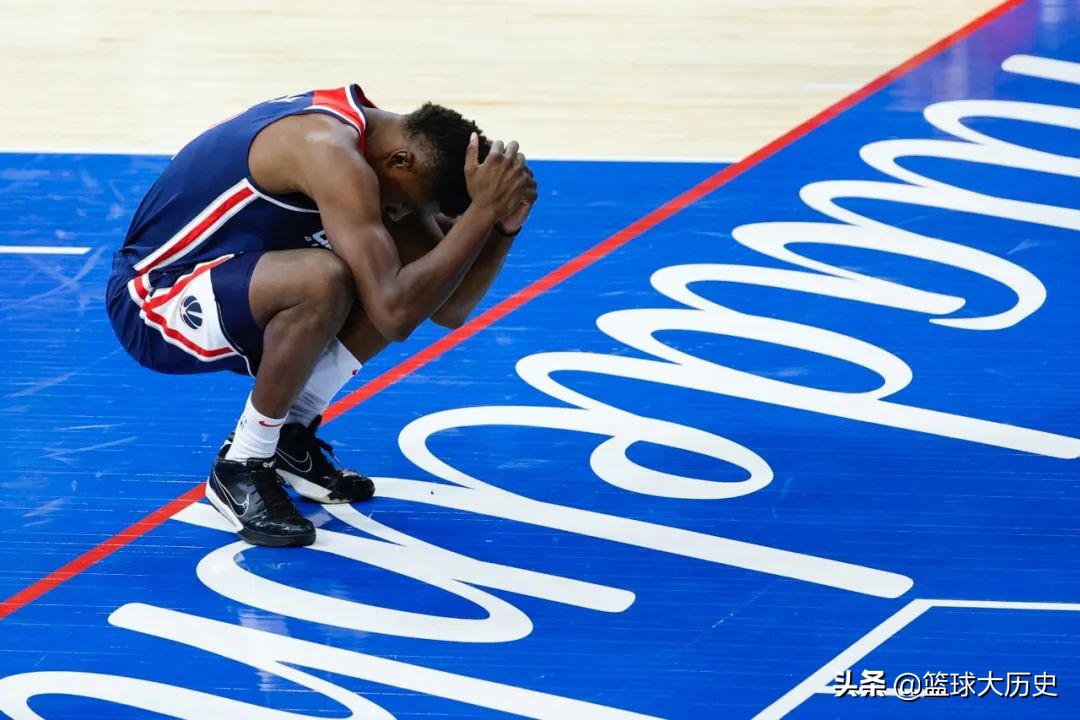 有毒啊！又报销一个！脚踝90度扭伤，十字韧带撕裂，奇才太惨了